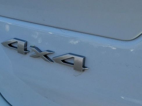 Used 2025 Jeep Grand Cherokee Laredo image 6