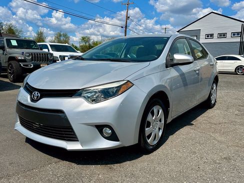 Used 2016 Toyota Corolla LE FWD image 8