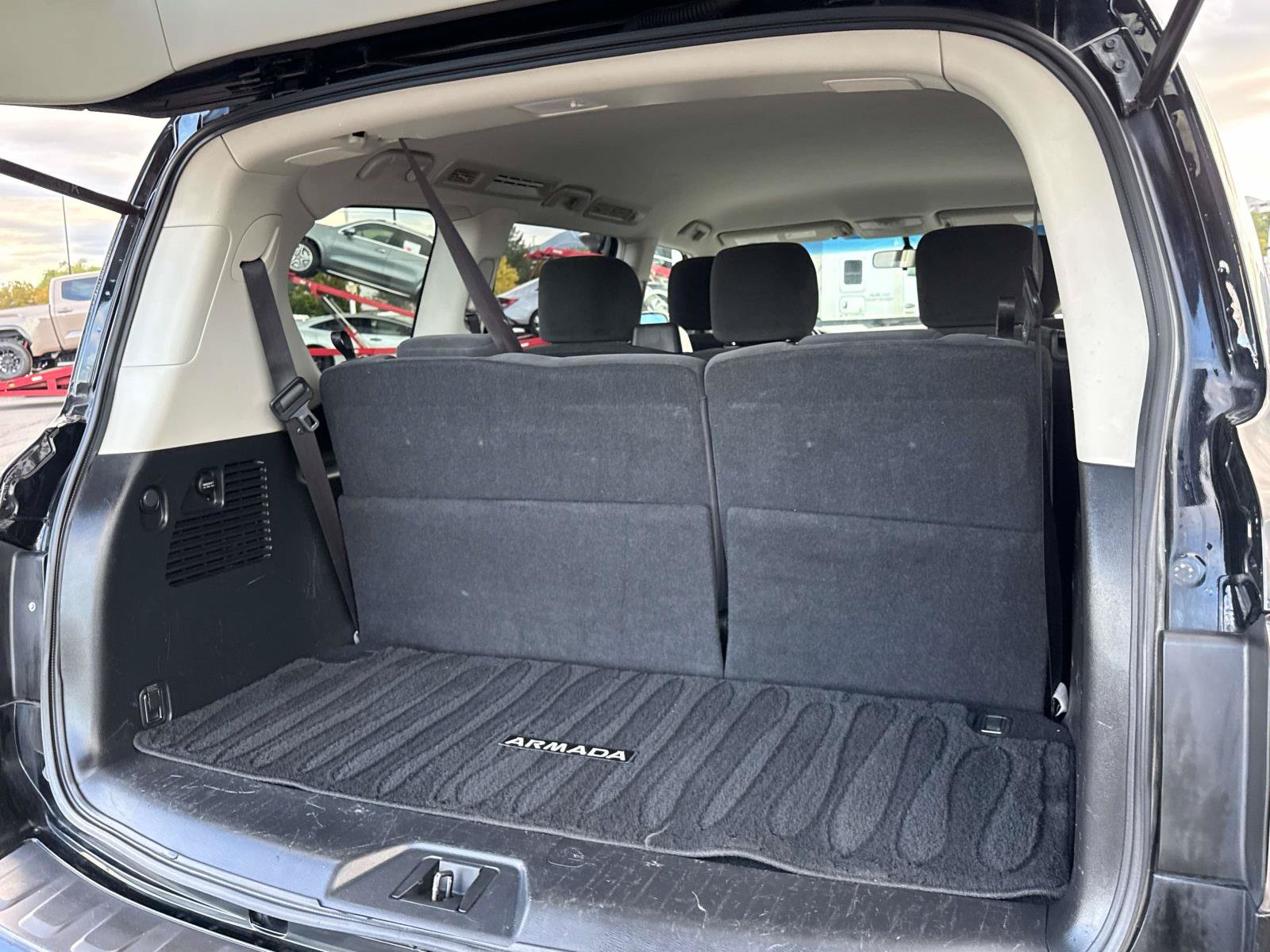Used 2017 Nissan Armada SV AWD/4WD image 15