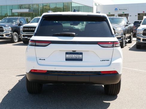 New 2025 Jeep Grand Cherokee Limited image 10