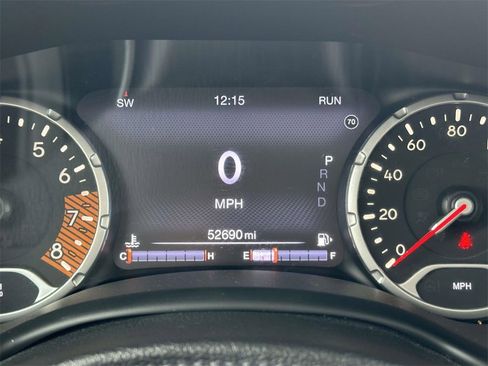 Used 2020 Jeep Renegade Latitude w/ UConnect 8.4 Nav Group image 15