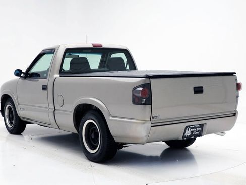 Used 2002 Chevrolet S10 Pickup 2WD Regular Cab w/ Preferred Equipment Group image 7