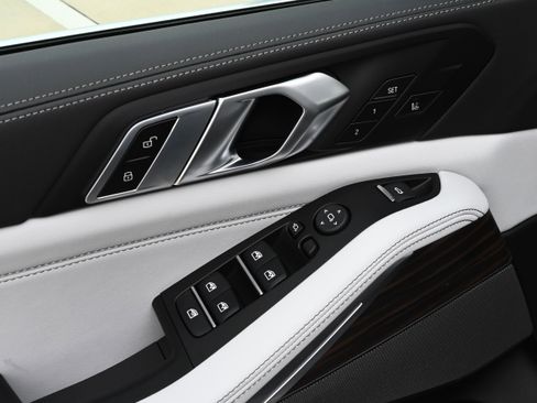 New 2026 BMW X5 sDrive40i w/ Climate Comfort Package image 22