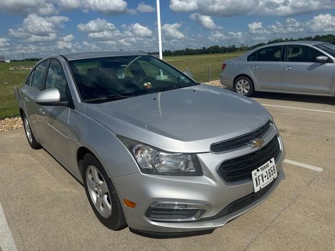 Used 2015 Chevrolet Cruze LT FWD image 1