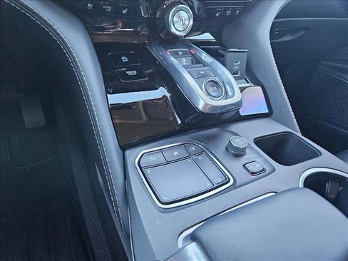 Used 2023 Acura MDX SH-AWD w/ Advance Package image 12