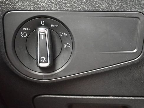 Used 2021 Volkswagen Tiguan SEL AWD/4WD image 29