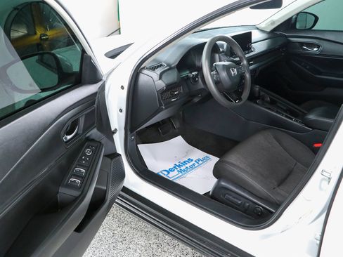 Used 2023 Honda Accord EX image 3