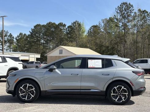 Used 2025 Chevrolet Equinox EV LT w/ Convenience Package FWD image 12