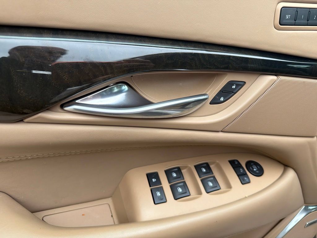 Used 2019 Cadillac Escalade Platinum AWD/4WD image 17
