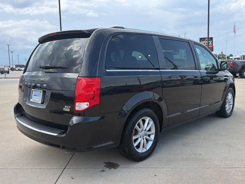 Used 2019 Dodge Grand Caravan SXT w/ Driver Convenience Group FWD image 20