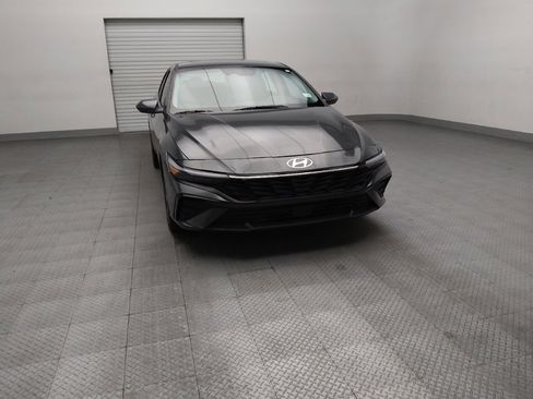 Used 2025 Hyundai Elantra SEL image 14