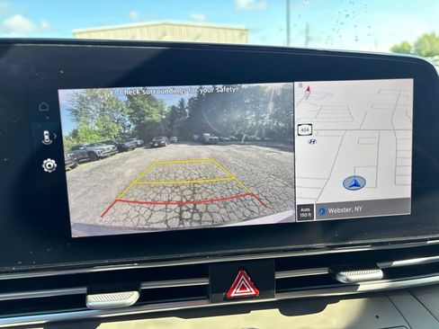 Used 2024 Hyundai Elantra SEL FWD image 25