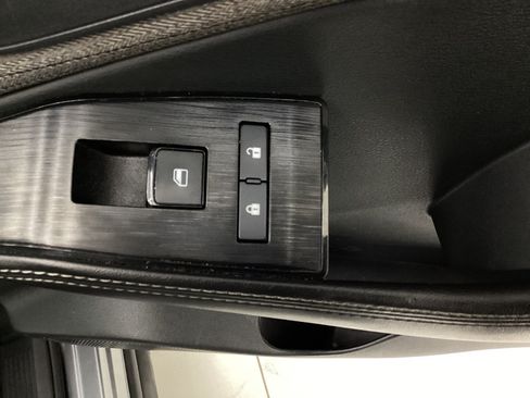 Used 2021 Nissan Rogue S AWD/4WD image 39