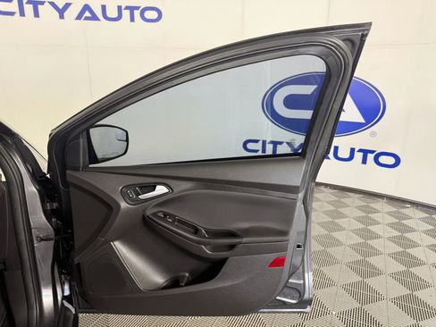Used 2018 Ford Focus SE image 11