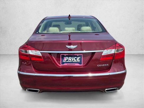 Used 2013 Hyundai Genesis 3.8 RWD image 7