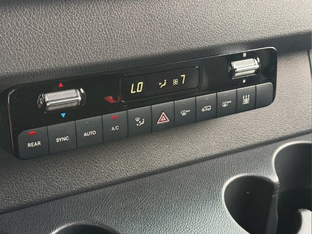 Used 2024 Mercedes-Benz Sprinter 2500 image 21