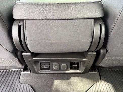 Used 2021 Chevrolet Silverado 1500 LT AWD/4WD image 22