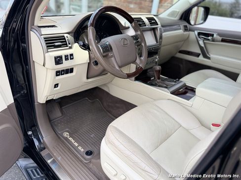 Used 2018 Lexus GX 460 Premium w/ Premium Package AWD/4WD image 34