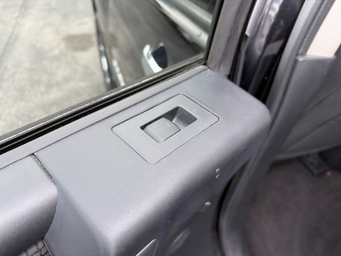 Used 2014 Nissan Titan SV w/ SV Value Truck Package image 17