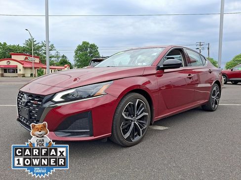 Used 2024 Nissan Altima 2.5 SR w/ SR Premium Package AWD/4WD image 3