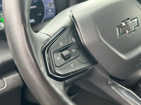 Used 2023 Chevrolet Bolt EUV LT w/ Convenience Package FWD image 16