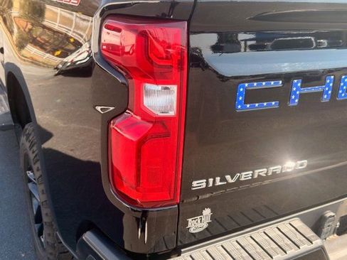 Used 2022 Chevrolet Silverado 1500 Custom Trail Boss image 18