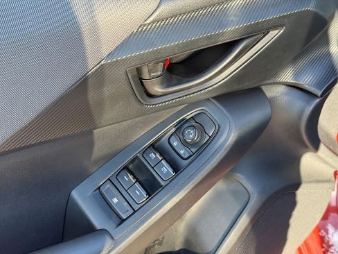 Used 2024 Subaru Crosstrek 2.0i Premium image 19