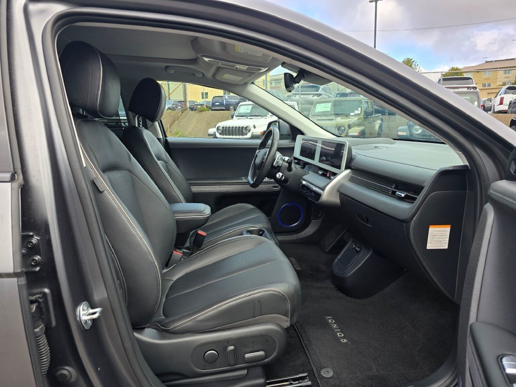 Used 2023 Hyundai Ioniq 5 Limited w/ Cargo Package RWD image 11