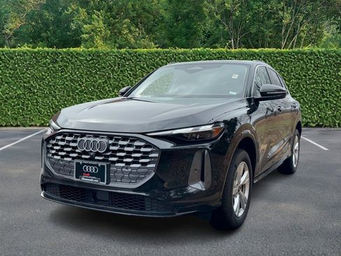 Used 2025 Audi Q5 Premium w/ Convenience Package image 6