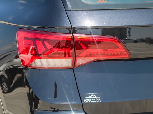 Used 2022 Volkswagen Taos S image 9
