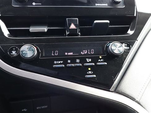 Used 2024 Toyota Camry SE image 22