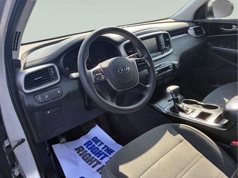 Used 2019 Kia Sorento AWD V6 image 16