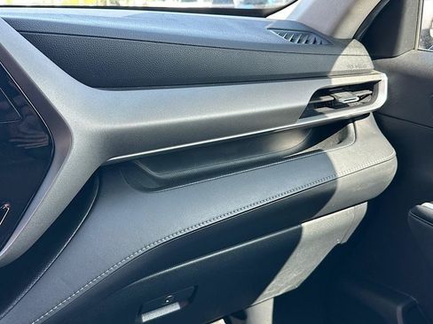 Certified 2020 Toyota Highlander XLE AWD/4WD image 26