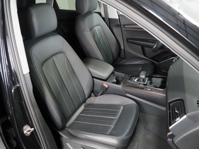 Used 2023 Audi Q5 2.0T Premium w/ Convenience Package AWD/4WD image 2