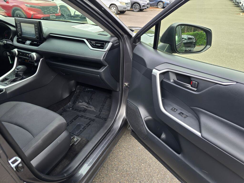 Used 2019 Toyota RAV4 LE w/ Carpet Mat Package AWD/4WD image 10