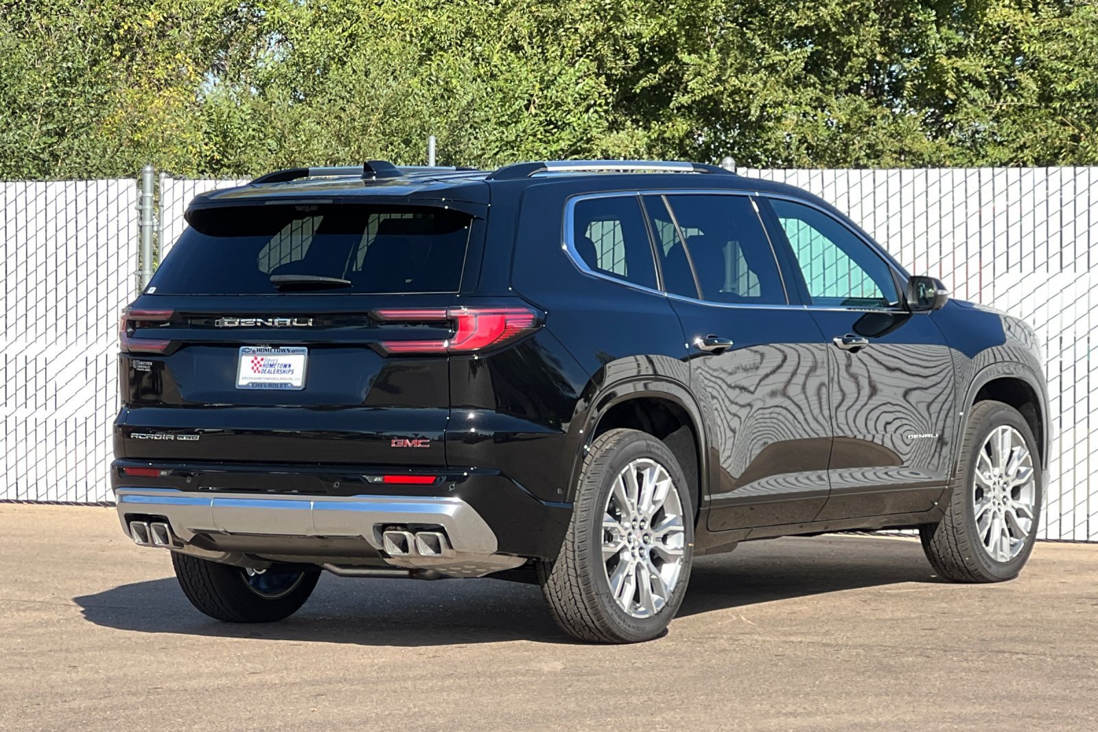 New 2027 GMC Acadia Denali w/ Denali Reserve Package AWD/4WD image 4