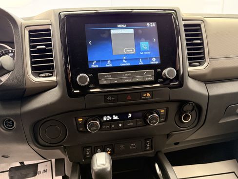 Used 2024 Nissan Frontier SV w/ SV Convenience Package image 11