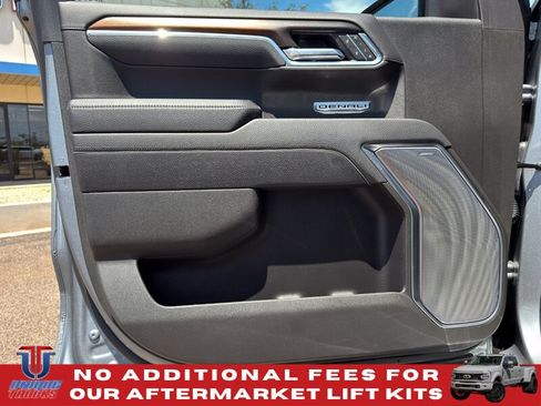 Used 2025 GMC Sierra 1500 Denali w/ Technology Package AWD/4WD image 19