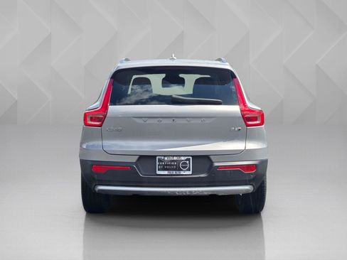Certified 2025 Volvo XC40 B5 Plus AWD/4WD image 7