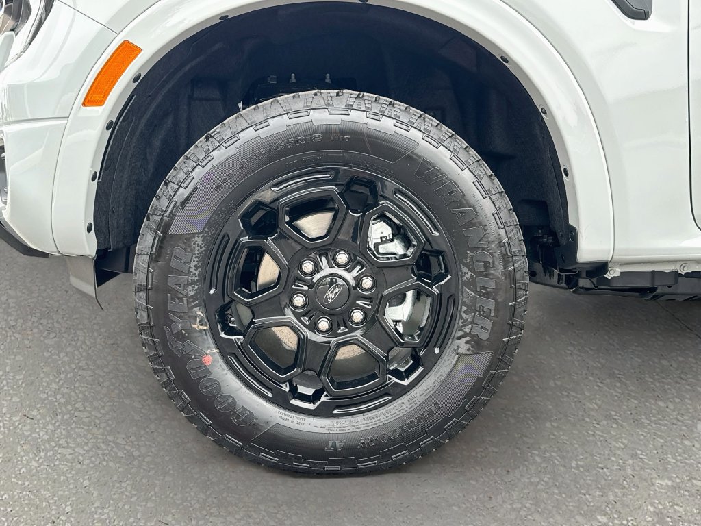 New 2026 Ford Ranger XLT w/ Black Appearance Package RWD image 28