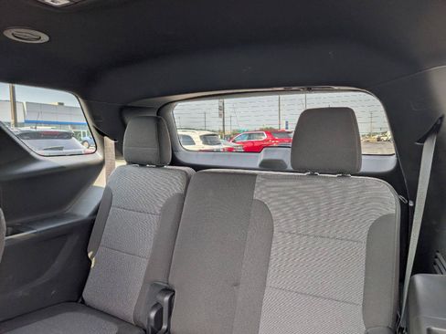 Used 2023 Chevrolet Traverse LT w/ Rear Camera Mirror Package AWD/4WD image 15