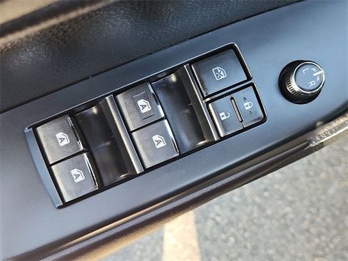 Used 2016 Toyota Highlander Limited image 23