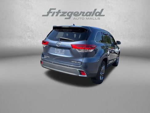 Used 2017 Toyota Highlander Limited Platinum AWD/4WD image 8