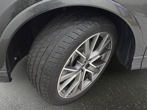 Used 2025 Audi Q3 2.0T Premium Plus w/ Premium Plus Package image 34