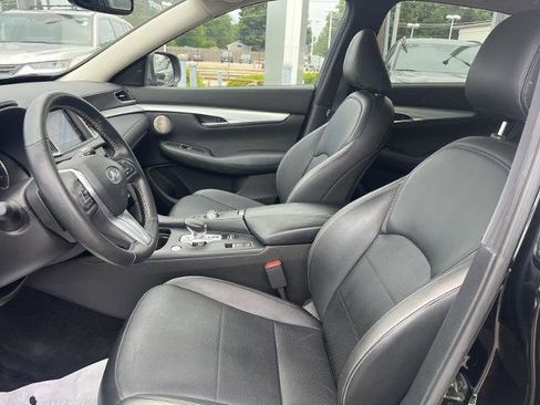 Certified 2022 INFINITI QX50 Essential image 9