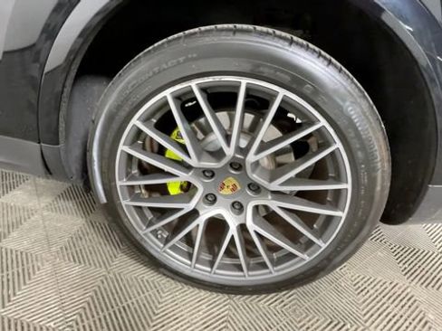 Used 2021 Porsche Cayenne E-Hybrid AWD/4WD image 16