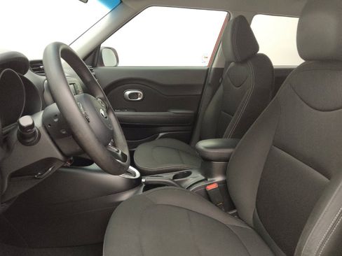 Used 2019 Kia Soul image 17