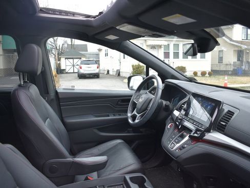 Used 2023 Honda Odyssey Sport image 19