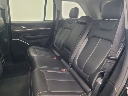 Used 2022 Jeep Grand Cherokee Limited 4xe image 18