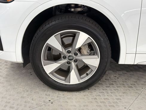 Used 2023 Audi Q5 2.0T Premium w/ Convenience Package AWD/4WD image 13